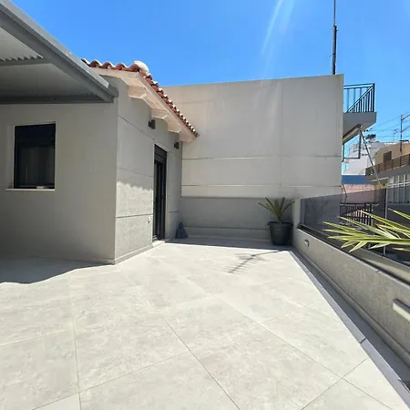 Villa Ivory Style Maisonette Near Downtown *