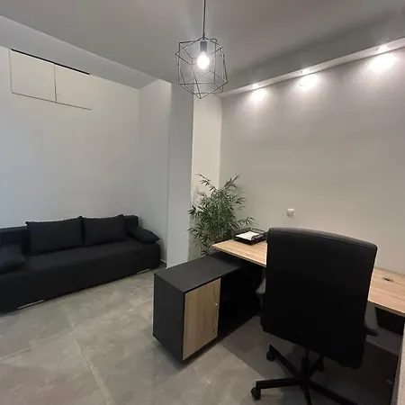 Villa Ivory Style Maisonette Near Downtown